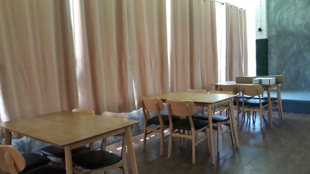 춤폰 트래블로지 호텔 외부 사진
